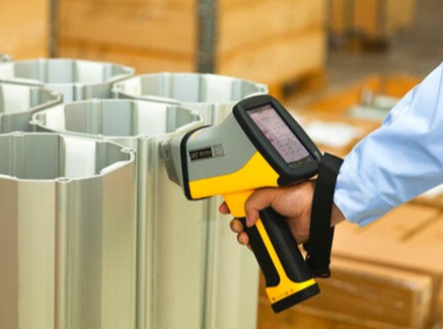 Можно ли использовать химические растворы и магниты для быстрого определения подлинности крепежа из нержавеющей стали?